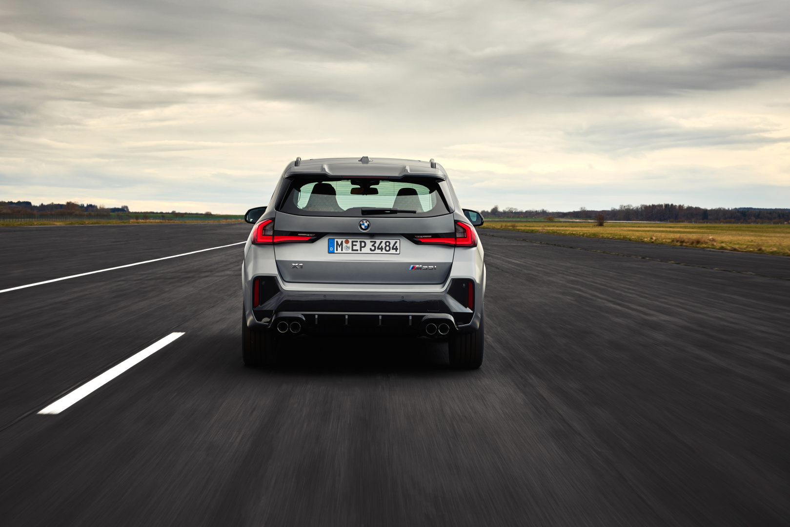 SMALL_P90509768_highRes_bmw-x1-m35i-m-frozen